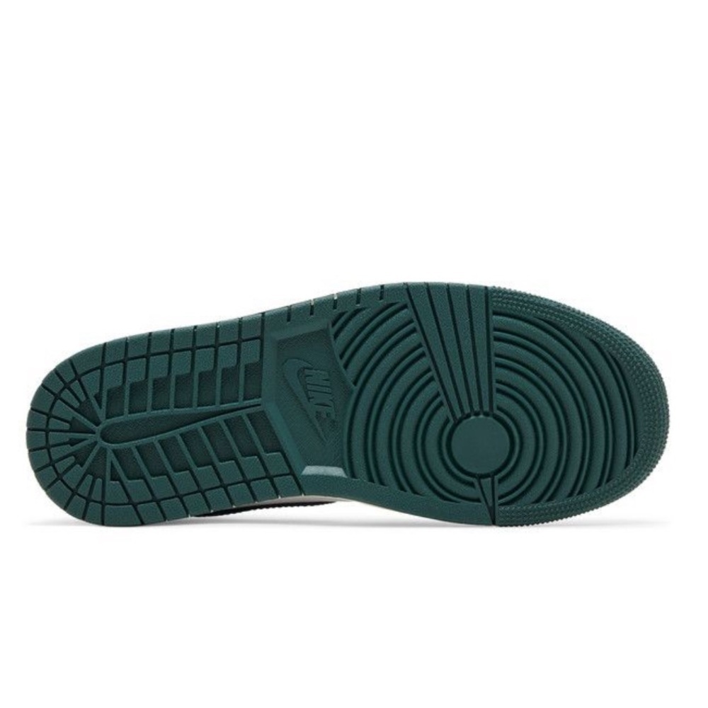 Jordan 1 
Women’s
Oxidized green
Brand new - Picture 10 of 11